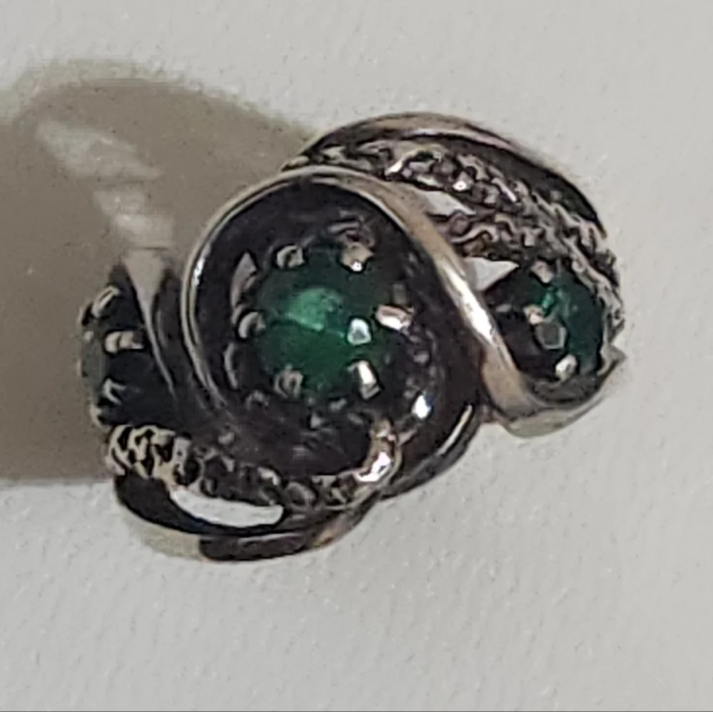 Vintage Sterling Silver Brutalist Ring Green Stones 1970 - Picture 2 of 13